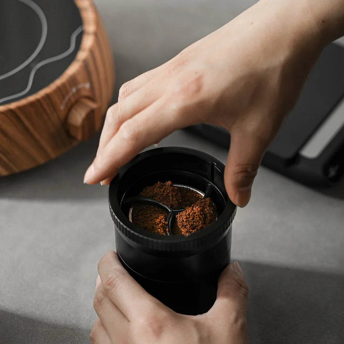 MHW-3BOMBER MOKA POT CYCLONE COFFEE DISTRIBUTOR
